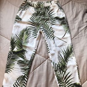 refreshing leaf pants 🌿